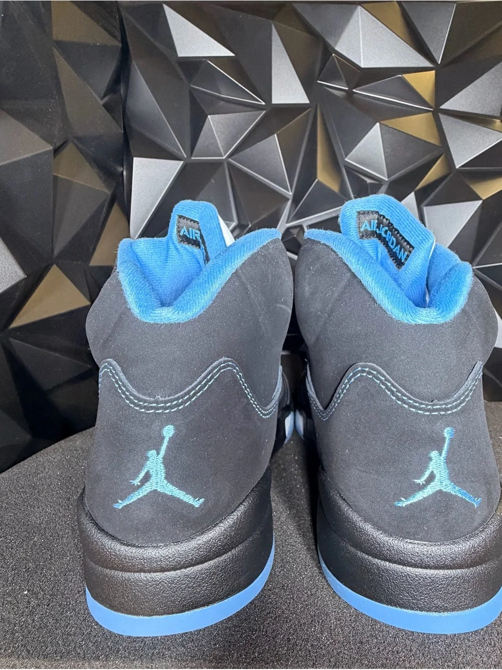 Jordan Retro 5 Black UNC